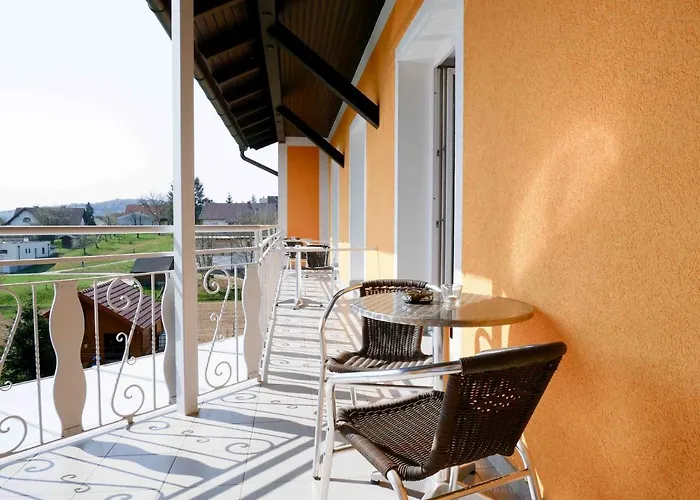 5rooms Fruehstueckspension ベッド・アンド・ブレックファスト 3*