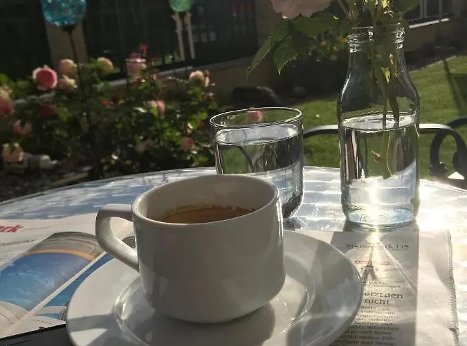 ベッド・アンド・ブレックファスト 5rooms Fruehstueckspension 3*