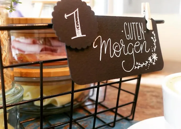 ベッド・アンド・ブレックファスト 5rooms Fruehstueckspension 3*